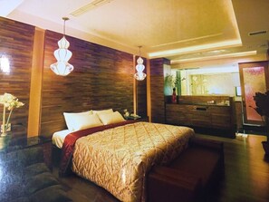 Quarto casal | Individualmente decorados, individualmente mobiliados, escrivaninha