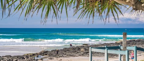 Una playa cerca