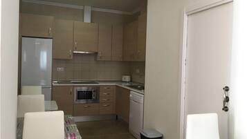 Oven, dishwasher, coffee/tea maker, toaster