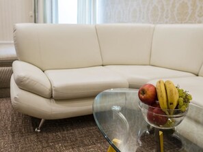 아파트 (with Sauna) | 거실 공간