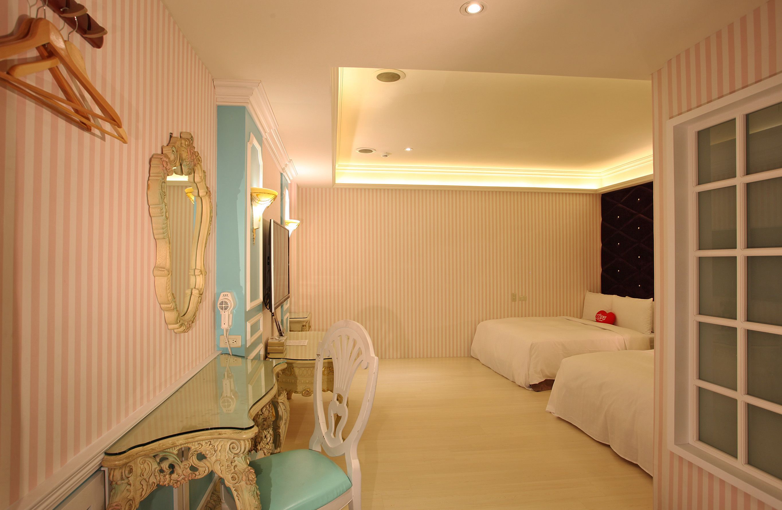 individually decorated, individually furnished, desk, free wifi