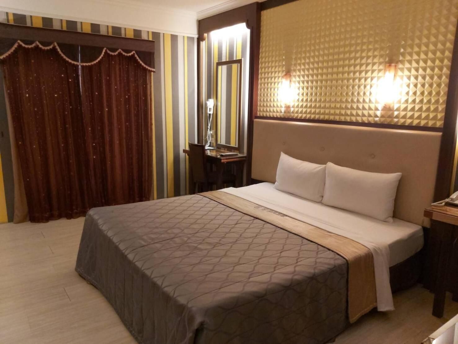 individually decorated, individually furnished, desk, free wifi