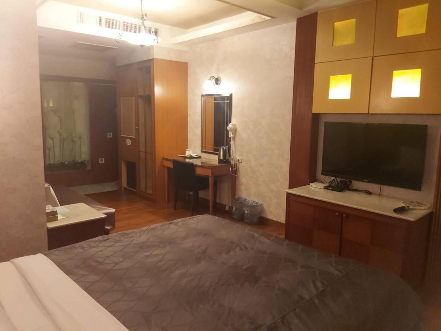 individually decorated, individually furnished, desk, free wifi