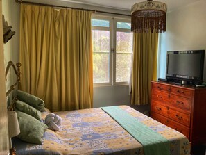 3 bedrooms, iron/ironing board, free WiFi, bed sheets - Araras, peace and tranquility (Araras)