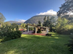 Property grounds - Araras, peace and tranquility (Araras)