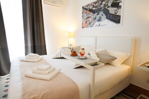 Down duvets, pillow-top beds, in-room safe, individually furnished - Le Stanze di Piazza Cairoli (Messina)