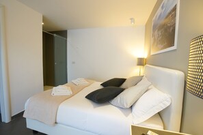Down duvets, pillow-top beds, in-room safe, individually furnished - Le Stanze di Piazza Cairoli (Messina)