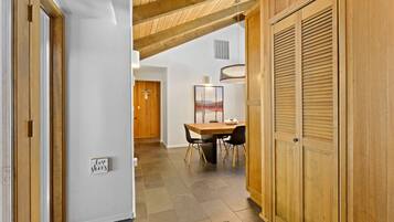 House, 3 Bedrooms | Dining