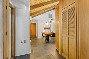 Casa, 3 habitaciones | Restaurantes