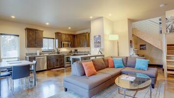 House, 2 Bedrooms | Living area | TV