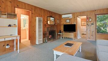 House, 2 Bedrooms | Living area