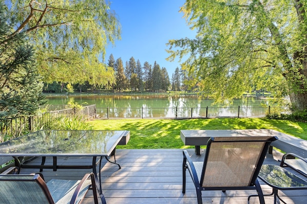 House, 2 Bedrooms | Outdoor dining - Mirror Pond 2 Bedroom Bungalow by RedAwning (Bend)