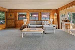 House, 2 Bedrooms | Living area