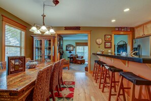 Dapur pribadi | Lemari es, oven, kompor, dan mesin pembuat kopi/teh