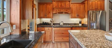 Rumah, 5 kamar tidur | Dapur pribadi | Lemari es, microwave, oven, dan kompor