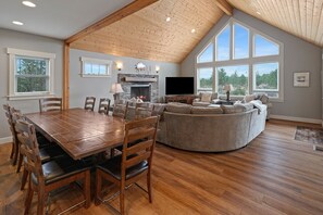 บ้านพัก, 5 ห้องนอน | ร้านอาหาร