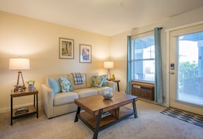 Condo, 1 Bedroom | Living room