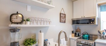Comfortable 09 Lodge Condo Minutes Away from Downtown Hood River by RedAwning