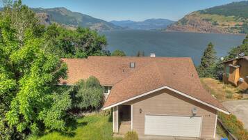 House, 3 Bedrooms | Exterior