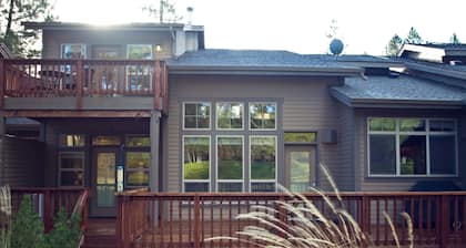 Widgi Creek #22 3 Bedroom Condo by RedAwning