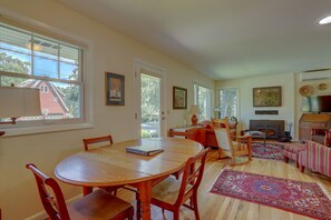 Casa, 2 habitaciones | Restaurantes