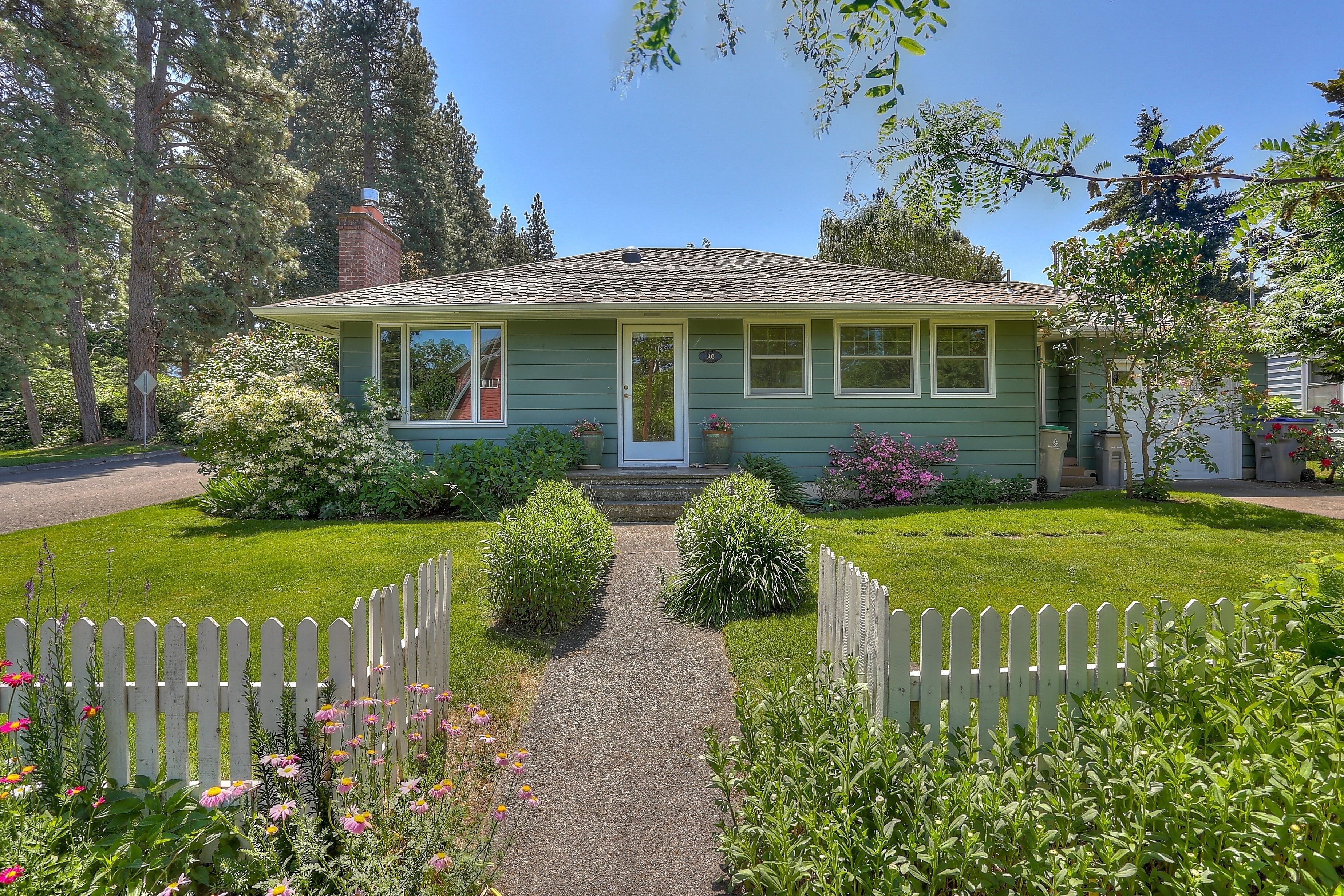 House, 2 Bedrooms | Exterior