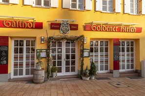 Property entrance - Goldener Hirsch Donauwörth (Donauwoerth)