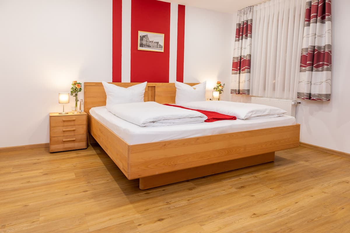 Hypoallergeen beddengoed, een bureau, gratis wifi, beddengoed