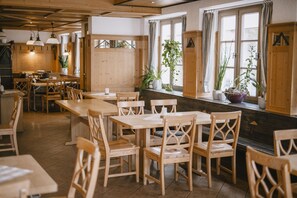 Restaurant - Goldener Hirsch Donauwörth (Donauwoerth)
