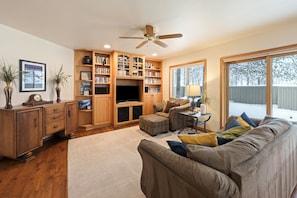Living area - 9 Hoodoo Home with XBOX 360 and Private Hot Tub by RedAwning (Bend)