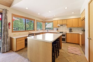 전용 주방 | 냉장고, 전자레인지, 오븐, 쿡탑