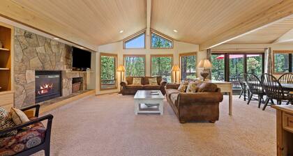 10 Tan Oak Home features Private Hot Tub and BBQ on the Deck by RedAwning