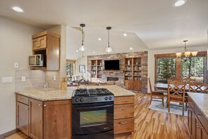 Ferienhaus, 4 Schlafzimmer | Eigene Küche | Kühlschrank, Ofen, Wasserkocher mit Kaffee-/Teezubehör, Toaster