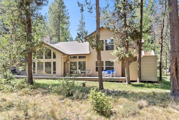 House, 5 Bedrooms | Exterior