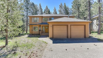 House, 4 Bedrooms | Exterior