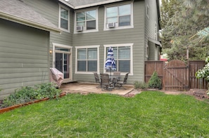 House, 3 Bedrooms | Outdoor dining