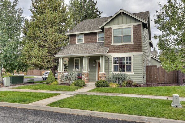 House, 3 Bedrooms | Exterior - Aspen Ridge 3 Bedroom Home by RedAwning (Bend)