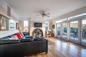 Rumah, 4 kamar tidur | Area keluarga | TV