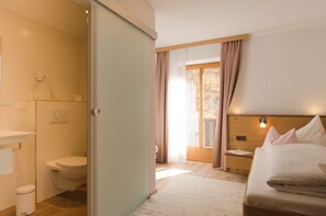 Chambre Simple Confort | Bureau, Wi-Fi gratuit, draps fournis