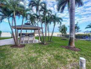 Unclassified image, 5 of 21, button