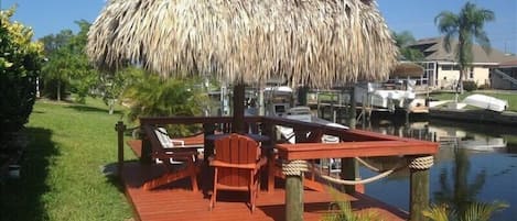 屋外ダイニングエリア