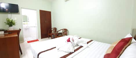 Desk, laptop workspace, soundproofing, free WiFi