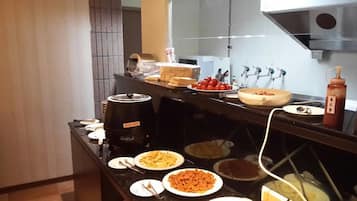 Free daily buffet breakfast