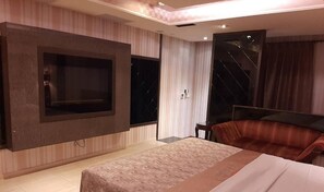 Bureau, rideaux occultants, Wi-Fi gratuit, draps fournis