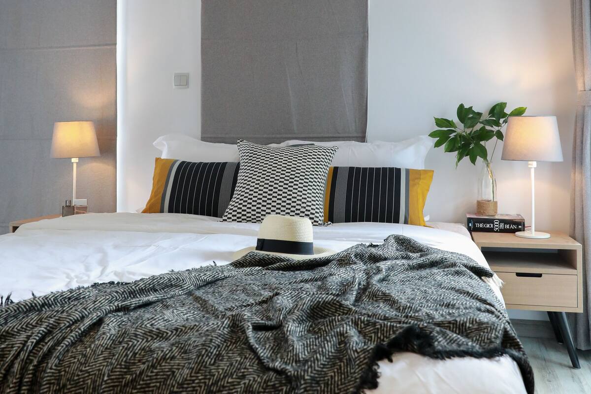 Deluxe Apartment | Premium bedding, down duvets, in-room safe, desk