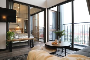 Premier Apartment | Premium bedding, down duvets, in-room safe, individually decorated - Gardenia Bich Cau Serviced Apartment (Hanoi)