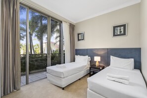 2 bedrooms, iron/ironing board, Internet