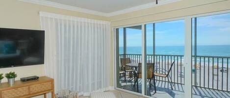 Televisión, libros, estéreo