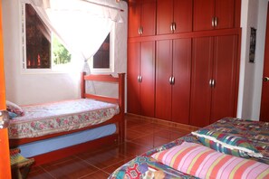 3 makuuhuonetta, ilmainen Wi-Fi, vuodevaatteet, pääsy pyörätuolilla