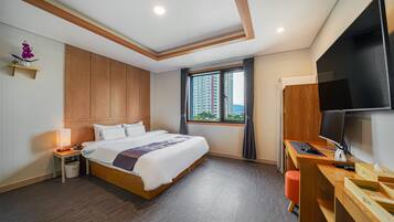 Ropa de cama de alta calidad, cubrecamas y escritorio